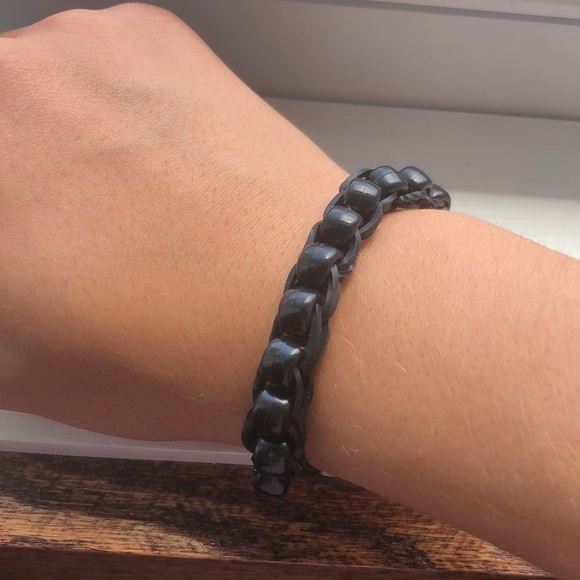 Loom band bracelet bundle🤍🖤 - Picture 2 of 3